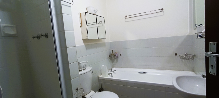 2 Bedroom Property for Sale in Silver Oaks Western Cape